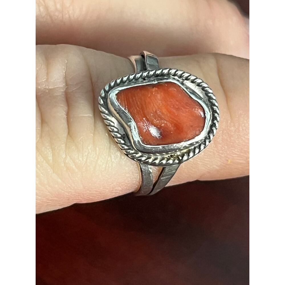 VTG Artisan Sterling Silver Coral Ring Size 7 Navajo Style Rope Bezel Southwest - Picture 5 of 9